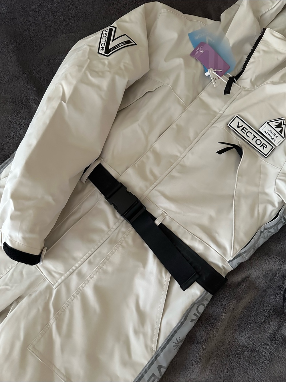 Vector Women’s White Insulated Jumpsuit - Picture 5 of 7